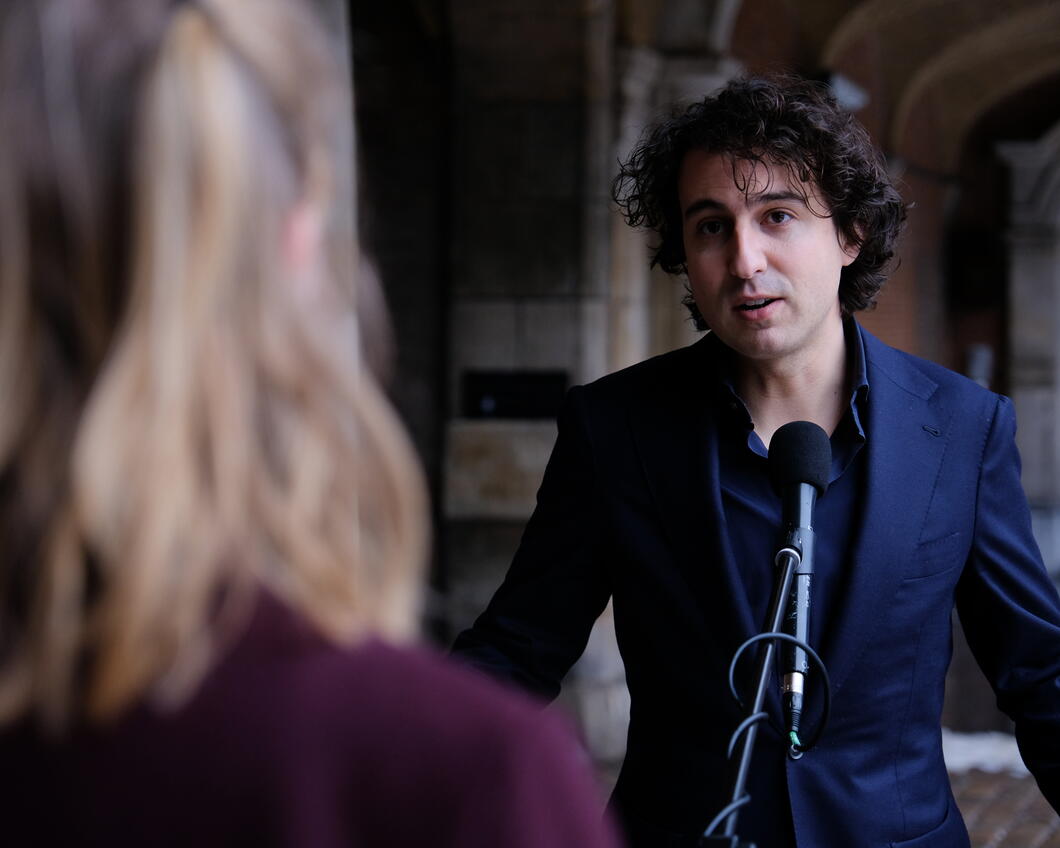 Jesse Klaver wordt geinterviewd