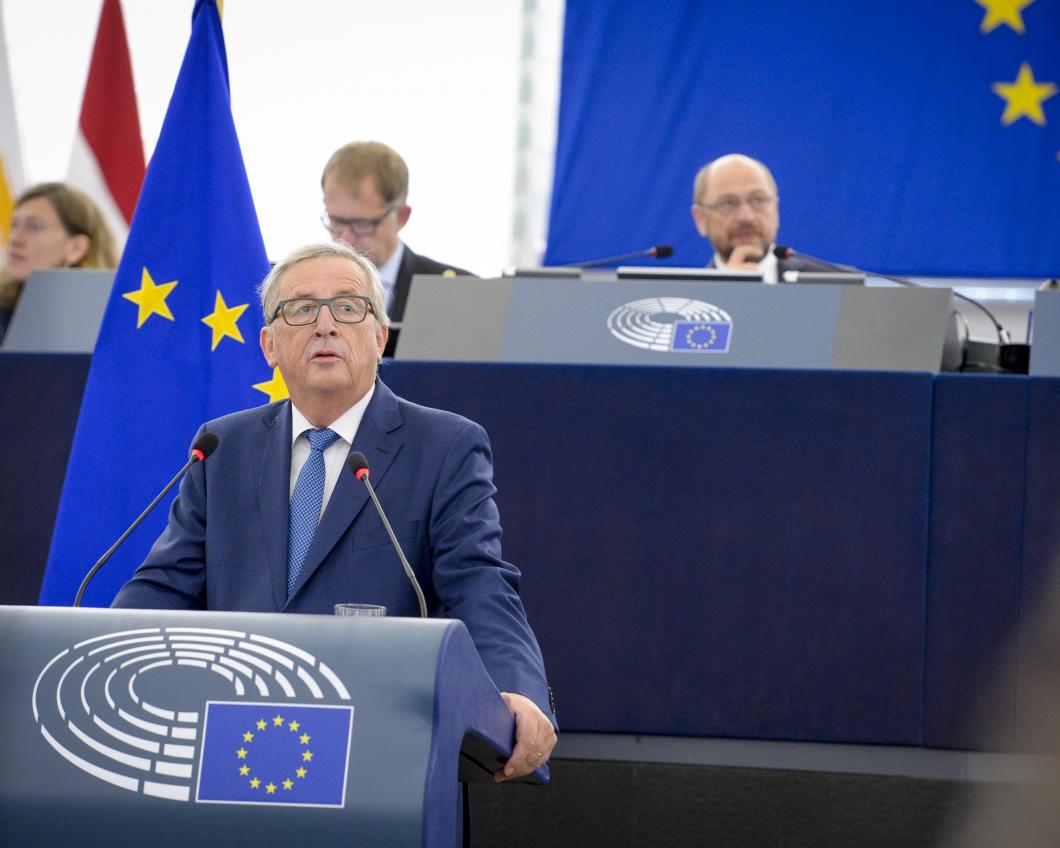 Juncker spreekt de Staat van de Europese Unie uit.
